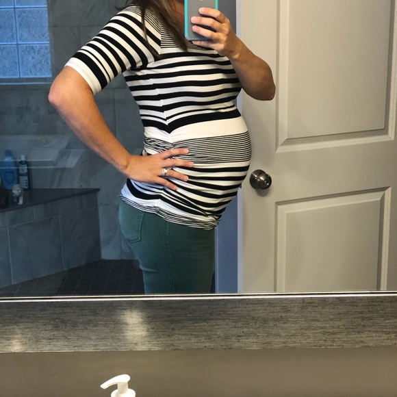 Tops - Stitch Fix Maternity Top